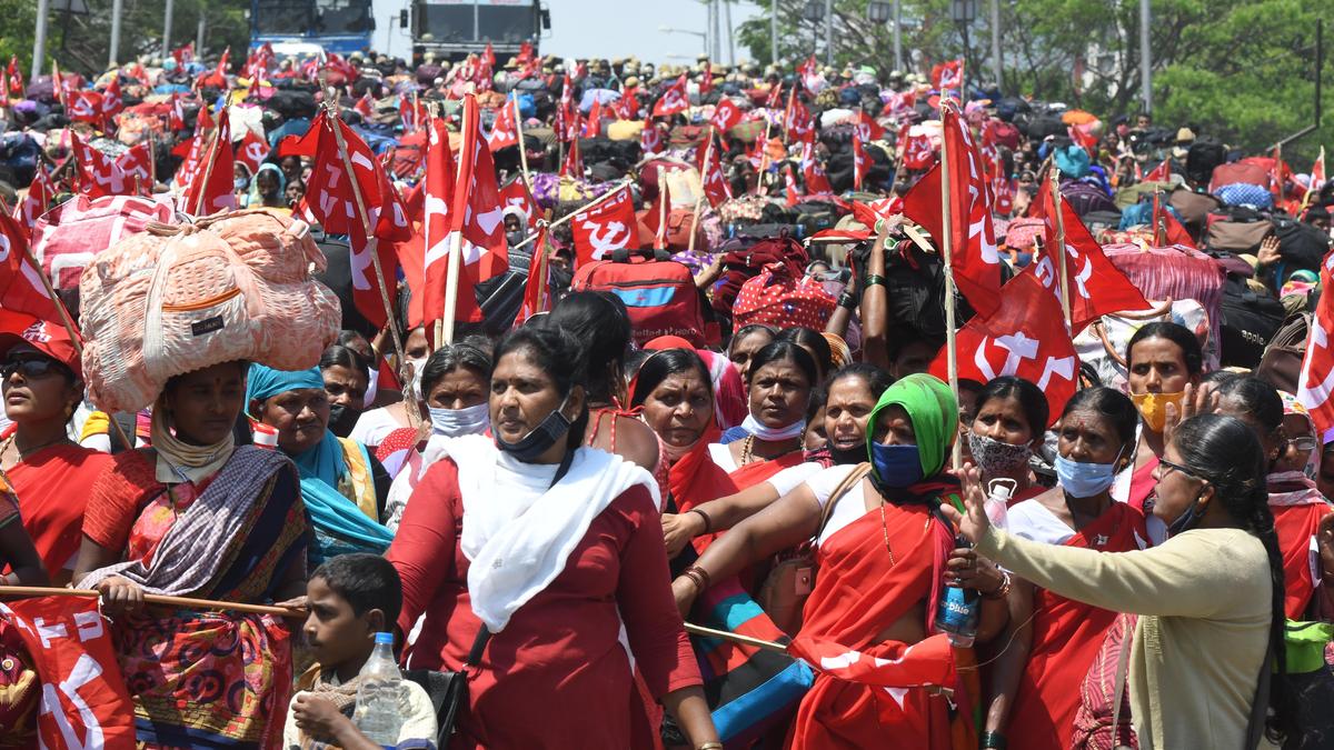 Midday meal workers in Karnataka to get lump sum amount as retirement benefit